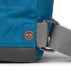 Mochila Roka London Bantry B Pequeña Sostenible Nylon Turquesa (Marine) -Equipaje Serie Tienda 24882