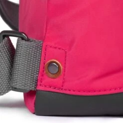 Mochila Roka London Bantry B Pequeña Sostenible Nylon Rosa (Raspberry) -Equipaje Serie Tienda 24897