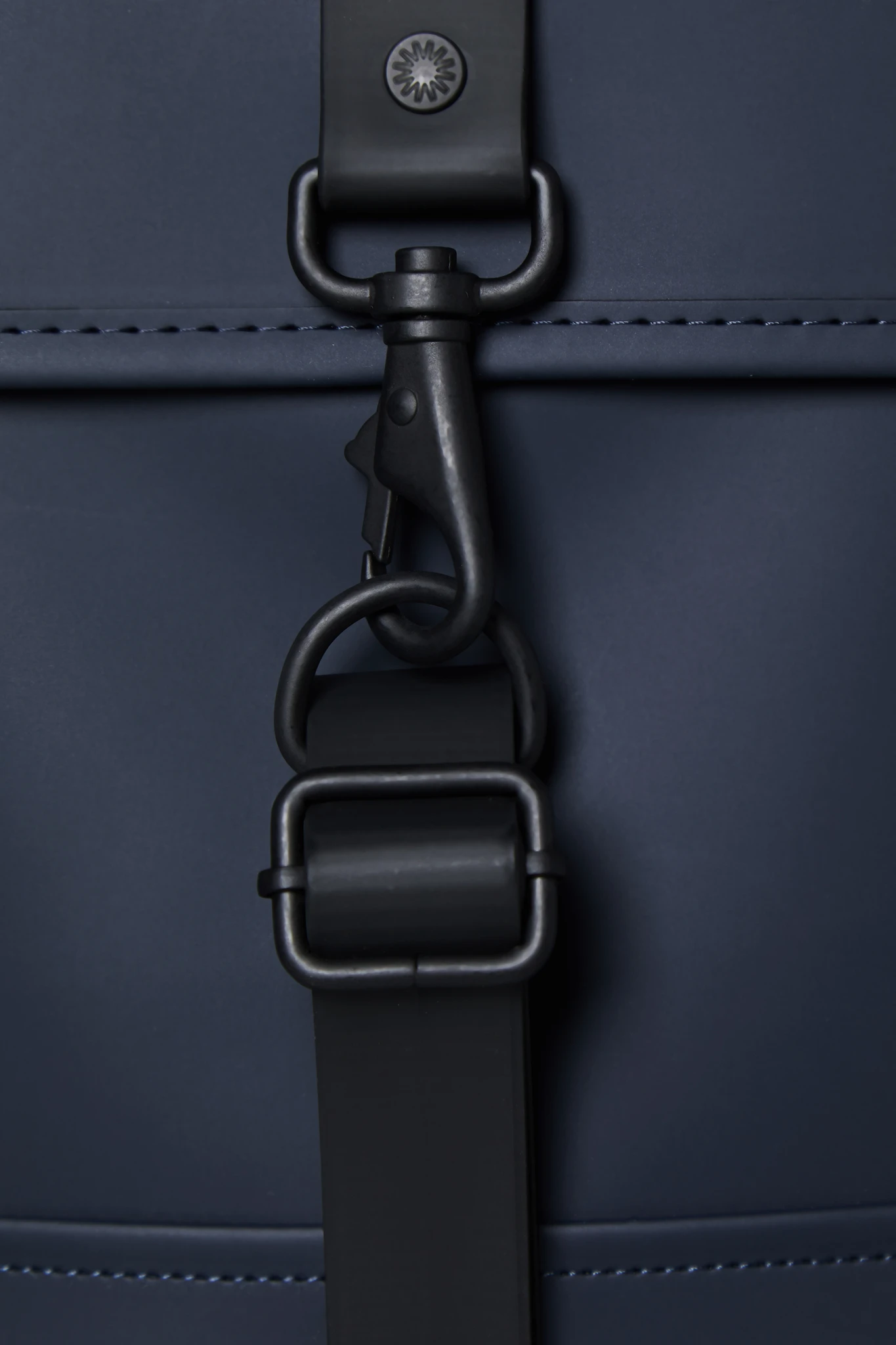 Mochila Rains Rucksack Azul Marino (Navy) 5 Mochila Rains Rucksack Azul Marino (Navy) - Imagen 3