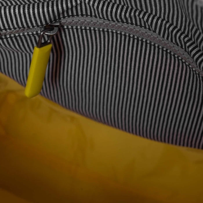 Mochila Roka London Bantry B Pequeña Sost. Canvas Gris Rayas Mono Stripe 8 Mochila Roka London Bantry B Pequeña Sost. Canvas Gris Rayas Mono Stripe - Imagen 6