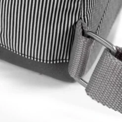 Mochila Roka London Bantry B Pequeña Sost. Canvas Gris Rayas Mono Stripe 15 Mochila Roka London Bantry B Pequeña Sost. Canvas Gris Rayas Mono Stripe -Equipaje Serie Tienda 28168