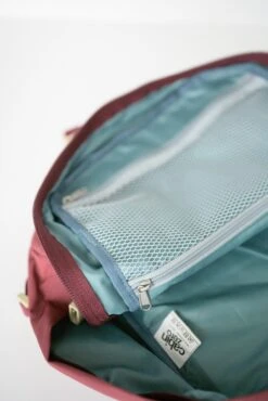 Mochila De Viaje Cabin Zero Classic 28 L. Granate (Napa Wine) -Equipaje Serie Tienda 28673