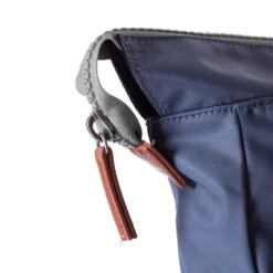 Mochila Roka London Bantry B Mediana Sostenible Nylon Azul (Airforce) -Equipaje Serie Tienda 28908