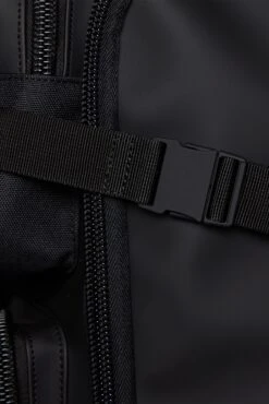 Mochila Rains Trail Cargo Negro -Equipaje Serie Tienda 30470