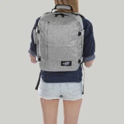 Mochila De Viaje Cabin Zero Classic 28 L. Gris (Ice Grey) -Equipaje Serie Tienda 30792
