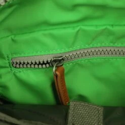 Mochila Roka London Bantry B Pequeña Sostenible Nylon Verde (Kelly Green) -Equipaje Serie Tienda 31720